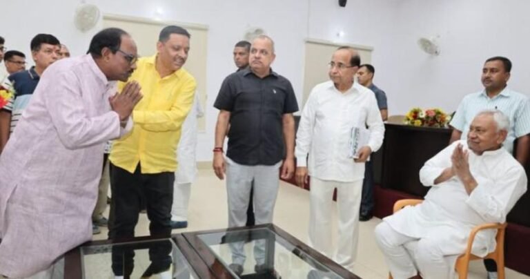नीतिश कुमार से मिले जमशेदपुर के जदयू नेता, संगठन विस्तार और जनहित के मुद्दों पर हुई चर्चा
