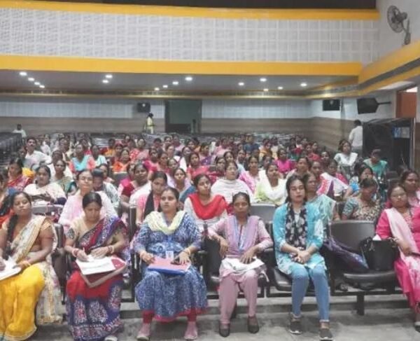 जमशेदपुर में मतदाता सूची पुनरीक्षण की तैयारी तेज, बीएलओ और पर्यवेक्षकों को दिया गया विशेष&hellip;