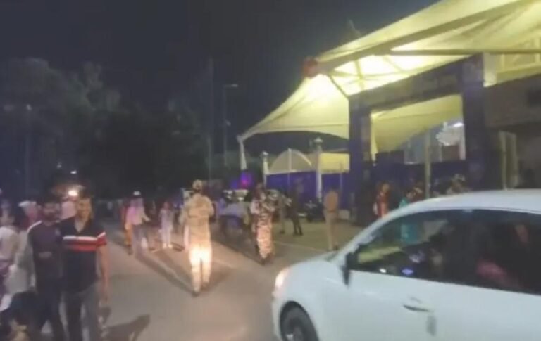 जेपीएल फाइनल में अव्यवस्था, जेएससीए स्टेडियम के वेस्ट गेट पर मची अफरा-तफरी, कई दर्शक घायल