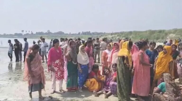 Bihar: भागलपुर में गंगा स्नान के दौरान बड़ा हादसा, चार सगी बहनों समेत पांच किशोरियां डूबीं