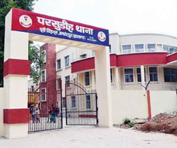 Jamshedpur:- परसुडीह बाजार में छह दुकानों में चोरी, नकदी, सब्जियां और आठ बत्तख ले उड़े&hellip;