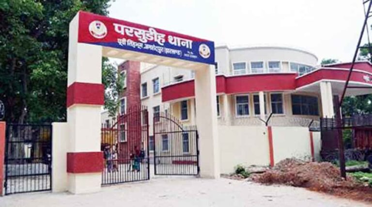 Jamshedpur:- परसुडीह बाजार में छह दुकानों में चोरी, नकदी, सब्जियां और आठ बत्तख ले उड़े चोर