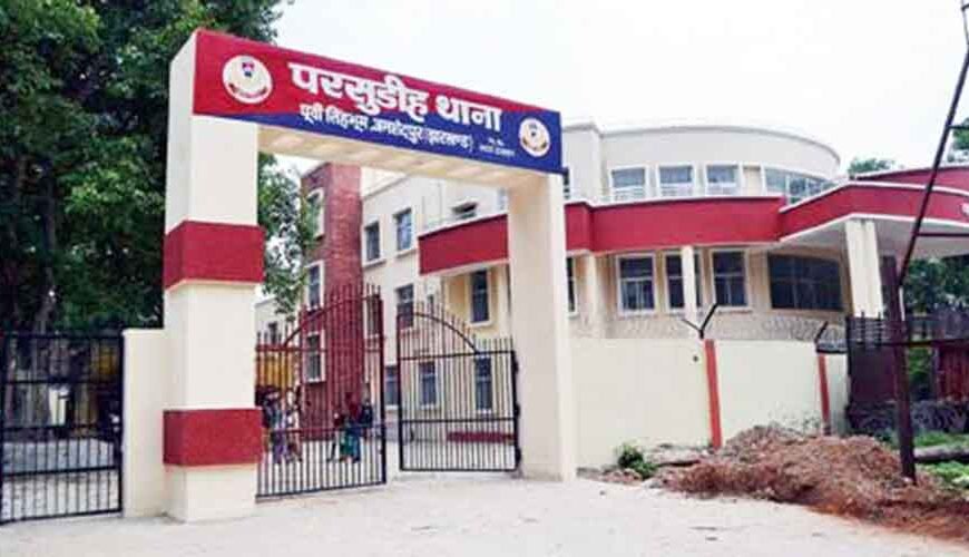 Jamshedpur:- परसुडीह बाजार में छह दुकानों में चोरी, नकदी, सब्जियां और आठ&hellip;