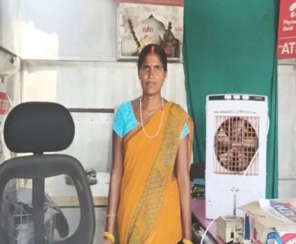 हजारीबाग के बरही में एक ही रात तीन दुकानों में चोरी, नकदी, लैपटॉप समेत हजारों&hellip;