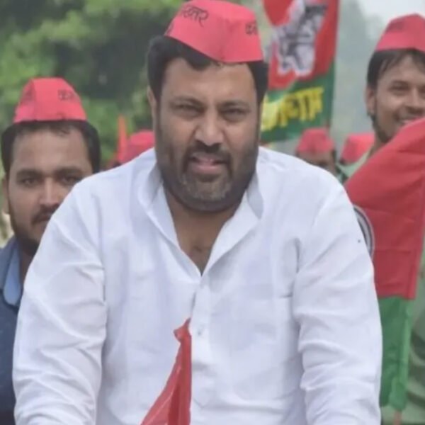 यूपी चुनाव से पहले सपा में बड़ा बदलाव, कमाल अख्तर ने छोड़ा चीफ व्हिप का&hellip;