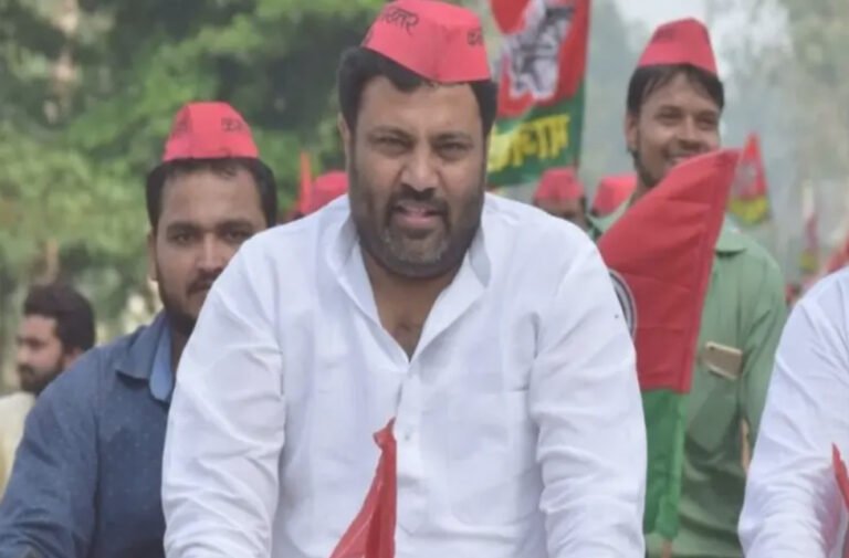 यूपी चुनाव से पहले सपा में बड़ा बदलाव, कमाल अख्तर ने छोड़ा चीफ व्हिप का पद