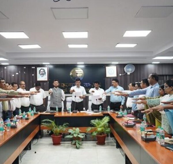 जमशेदपुर: जिला योजना समिति की बैठक में 139 जनहित योजनाओं पर हुई चर्चा, 38 योजनाओं&hellip;