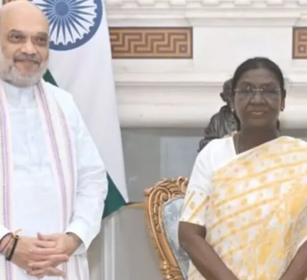 मोदी और अमित शाह की राष्ट्रपति भवन यात्रा से बढ़ी राजनीतिक हलचल