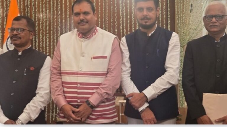 पांच साल बाद फिर पूरी तरह सक्रिय हुआ झारखंड राज्य सूचना आयोग, चार सूचना आयुक्तों ने ली शपथ