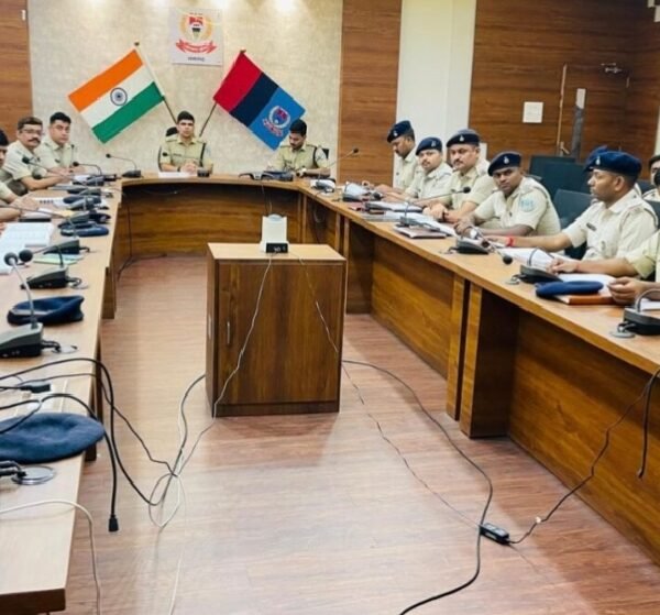 रामगढ़ पुलिस की डिजिटल पहल: 1971 चार्जशीटेड अपराधियों की बनेगी ऑनलाइन प्रोफाइल निगरानी होगी और&hellip;