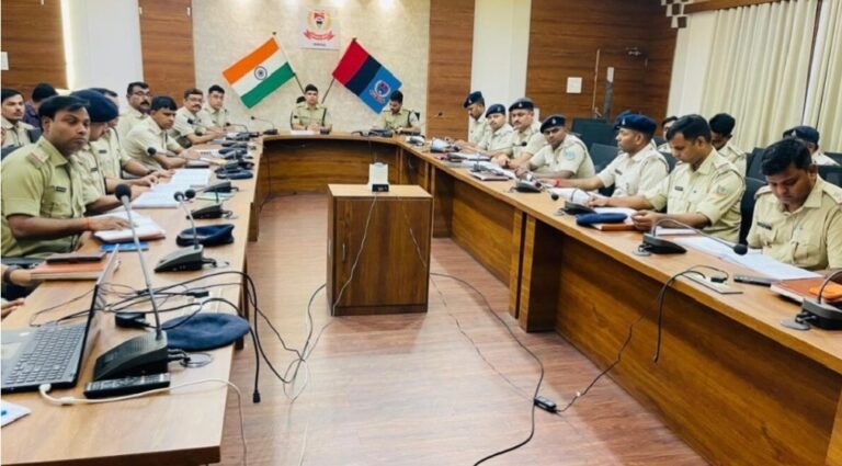 रामगढ़ पुलिस की डिजिटल पहल: 1971 चार्जशीटेड अपराधियों की बनेगी ऑनलाइन प्रोफाइल निगरानी होगी और सख्त