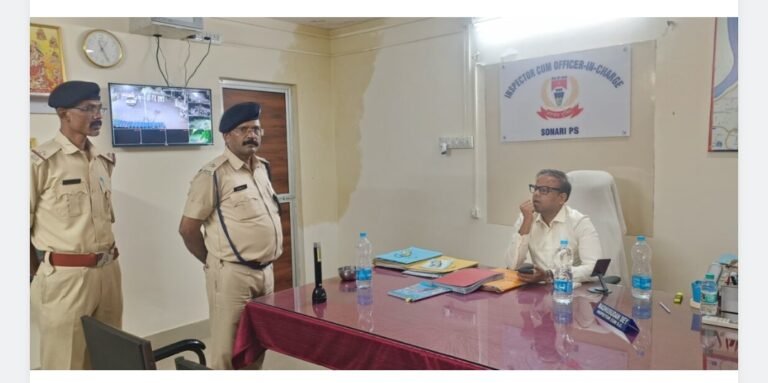 JHARKHAND: देर रात एक्शन मोड में दिखे जमशेदपुर के SSP सोनारी थाना का किया औचक निरीक्षण गश्त और अपराध नियंत्रण के दिए सख्त निर्देश