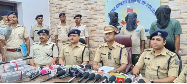 JAMSHEDPUR : डीडी बार हत्याकांड में बड़ी कार्रवाई बार मैनेजर समेत चार गिरफ्तार एसएसपी ने बताई वारदात की पूरी कहानी..