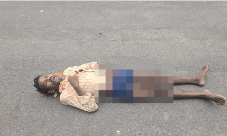 JHARKHAND : जमशेदपुर के साकची में सड़क किनारे मिला अज्ञात व्यक्ति का शव जांच में जुटी पुलिस