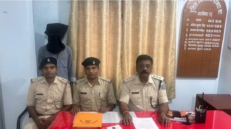 JHARKHAND : ऑपरेशन प्रहार में बड़ी कार्रवाई: उलीडीह से 50 पुड़िया ब्राउन शुगर के साथ गालूडीह का युवक गिरफ्तार