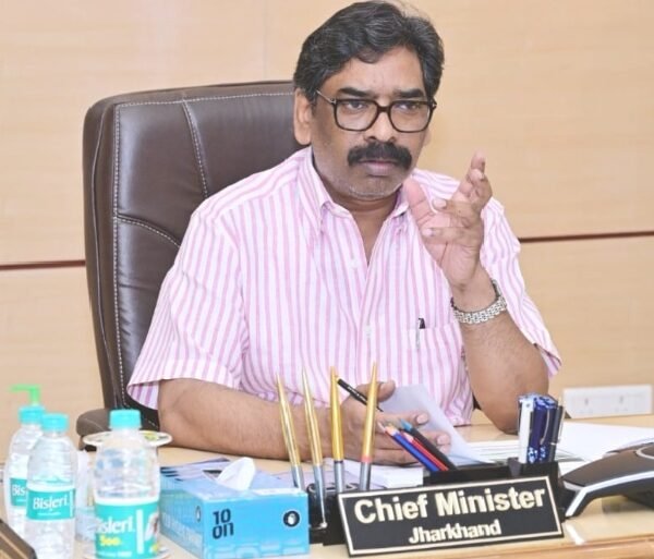 JHARKHAND : पथ निर्माण विभाग पर सीएम हेमंत सख्त दो महीने में प्रमुख परियोजनाएं पूरी करने का निर्देश