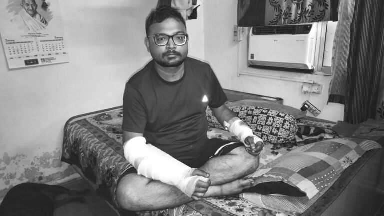 Jamshedpur Breaking:- नए SSP के कार्यभार संभालते ही टेल्को में चापड़बाजी, युवक पर हमला कर पर्स लूटा