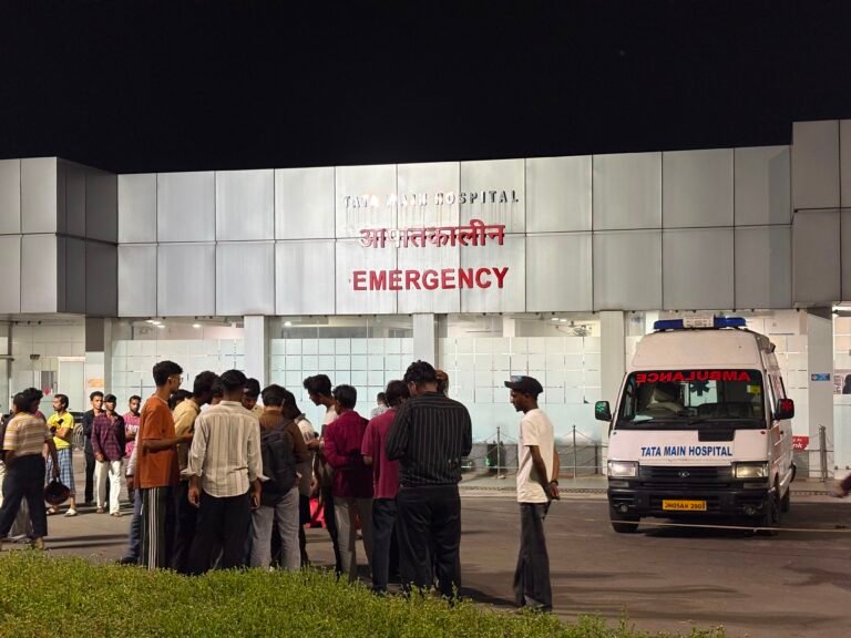 Adityapur Breaking: गम्हरिया में भीषण सड़क हादसा!! फॉल सीलिंग का काम कर घर लौट रहे दो युवकों की मौत, परिजनों में मचा कोहराम…