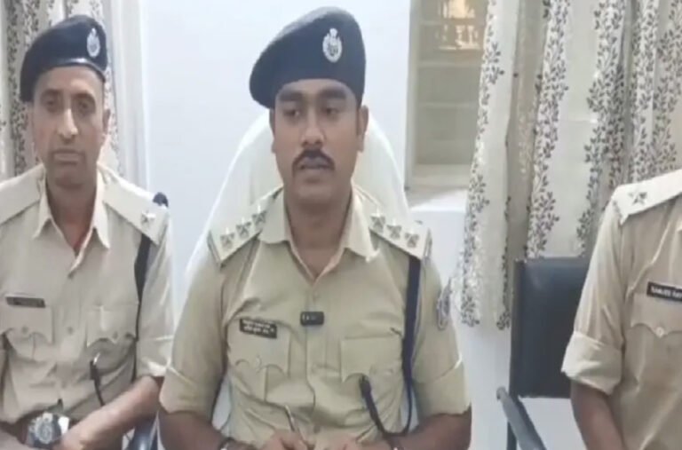 धनबाद: होटल में छापेमारी, साइबर ठगी गिरोह के नौ आरोपी गिरफ्तार