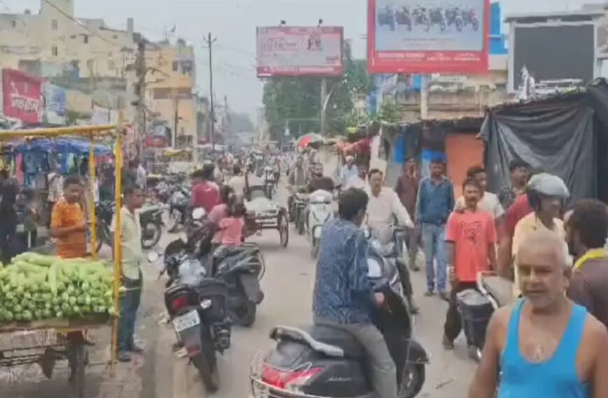 बोकारो: अतिक्रमण हटाने के लिए नगर निगम का अभियान, सड़क और नालियों&hellip;