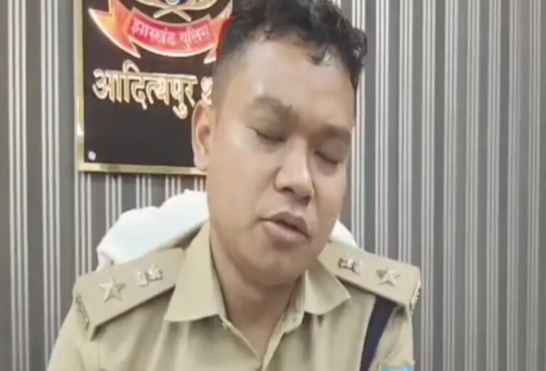 Saraikela News: सरायकेला-खरसावां में हालात सामान्य, बंद के दौरान एहतियातन कुछ लोगों को लिया गया हिरासत में