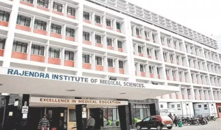 RIMS Ranchi News: ट्रॉमा सेंटर में जल्द शुरू होगी अमृत फार्मेसी, मरीजों को अस्पताल में ही मिलेंगी सस्ती दवाएं