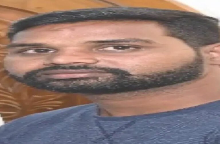 Jamshedpur News: हिमांशु सिंह हत्याकांड में मुख्य आरोपी की तलाश जारी, गांव में पुलिस की लगातार दबिश