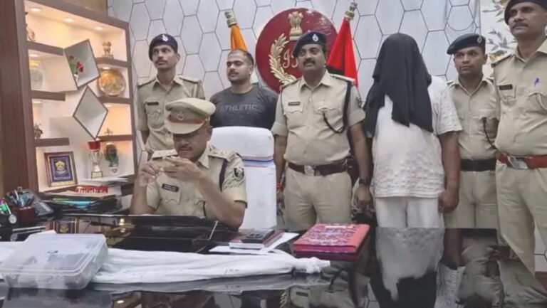Bihar News: अवैध बालू कारोबार के मुख्य आरोपी को पुलिस ने दबोचा, हथियार भी बरामद