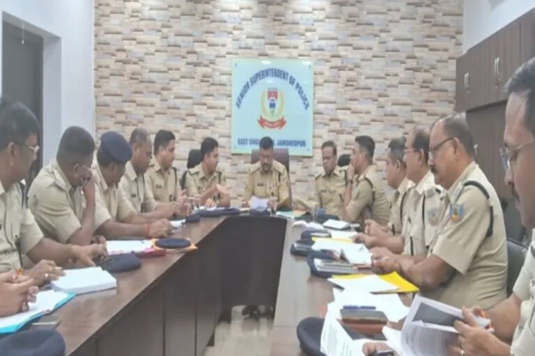 जमशेदपुर न्यूज़: डीडी बार हमला मामले की जांच तेज, डीआईजी ने अधिकारियों के साथ की समीक्षा बैठक