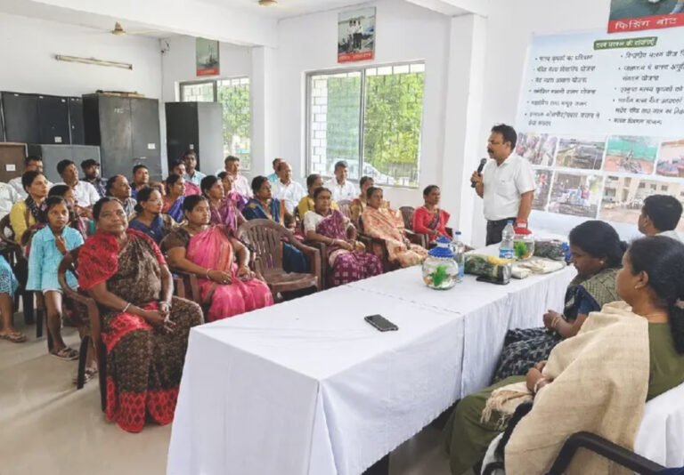 जमशेदपुर न्यूज: राष्ट्रीय मत्स्य किसान दिवस पर मछली पालकों का सम्मान, 1.60 करोड़ रुपये के मत्स्य स्पॉन का वितरण