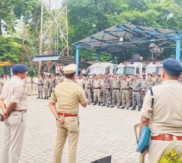 जमशेदपुर न्यूज: कानून-व्यवस्था को लेकर एसएसपी ने जवानों को किया अलर्ट