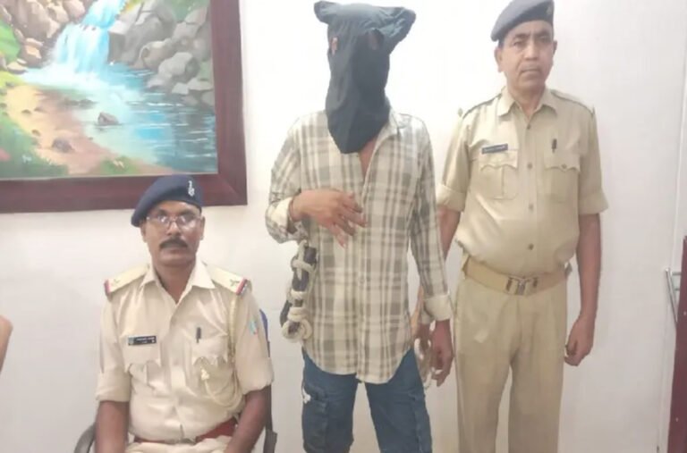 आदित्यपुर न्यूज: चाकूबाजी मामले में मुख्य आरोपी गिरफ्तार, हथियार भी बरामद