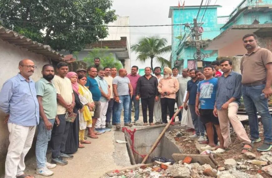जमशेदपुर: मानगो में नालों की सफाई पर उठे सवाल, जनप्रतिनिधियों ने कई&hellip;