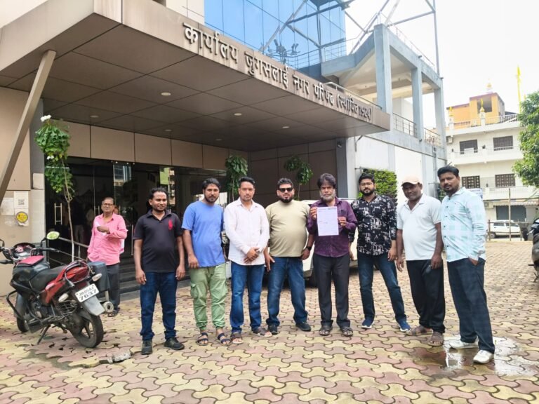 Jamshedpur:-जुगसलाई में खेल मैदान की मांग, दिशा वेलफेयर सोसाइटी ने नगर परिषद को सौंपा ज्ञापन